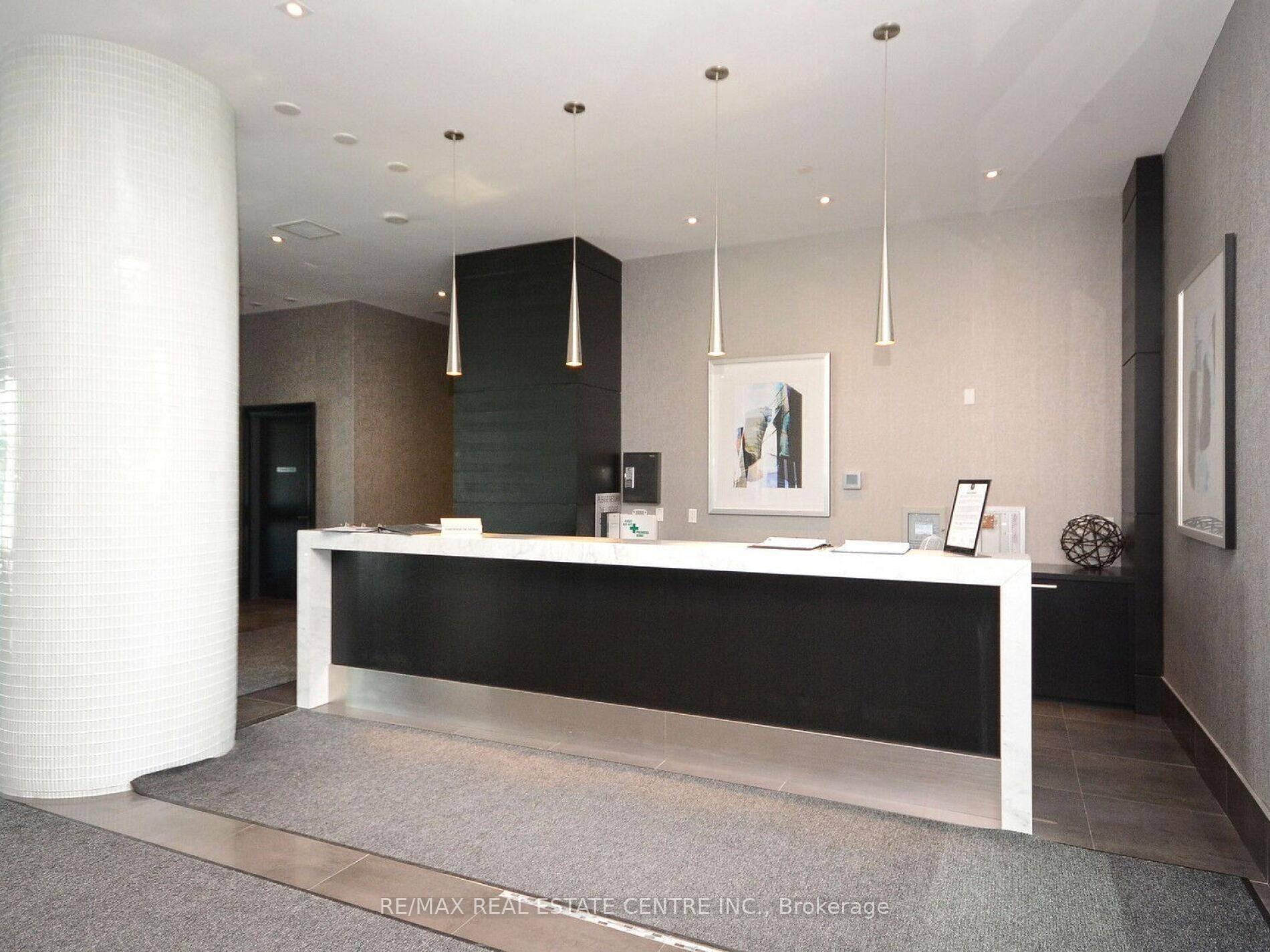 65 Speers RD #505, Oakville, ON L6K 0J1