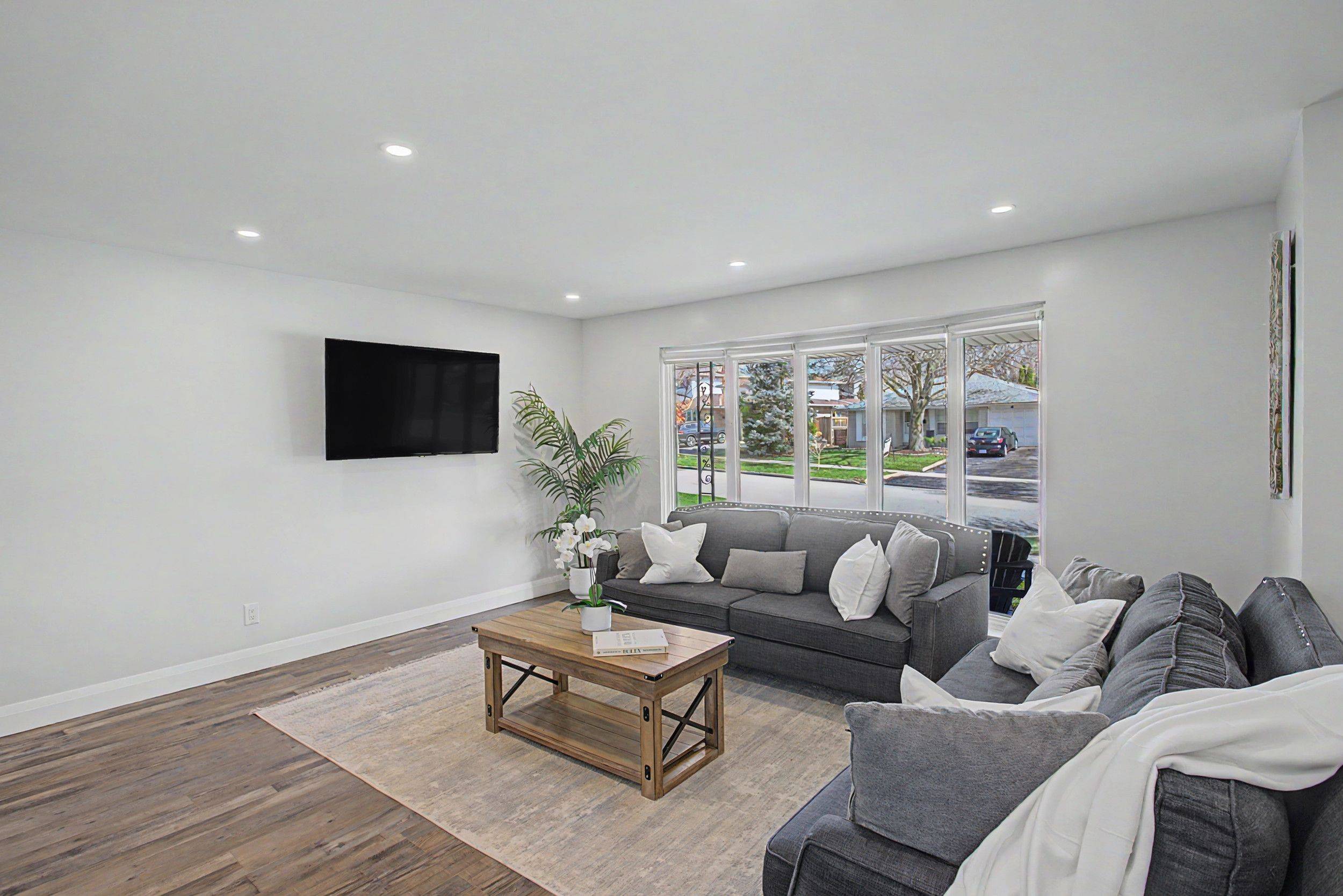 2144 Sandringham DR, Burlington, ON L7P 1T9