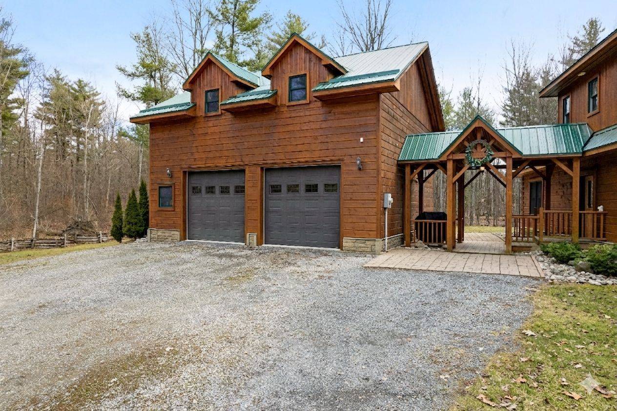 145 Mallens RD, Rideau Lakes, ON K0G 1E0