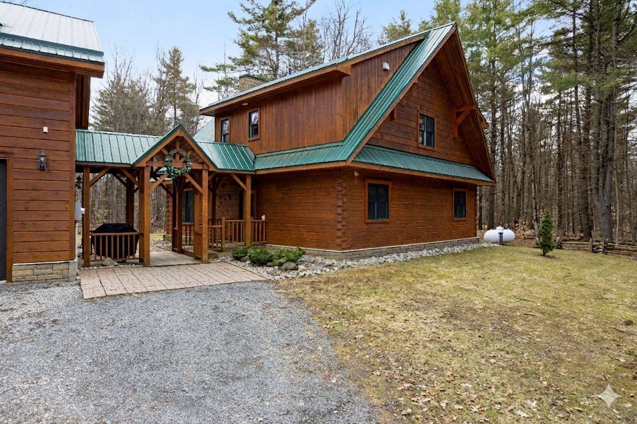 145 Mallens RD, Rideau Lakes, ON K0G 1E0