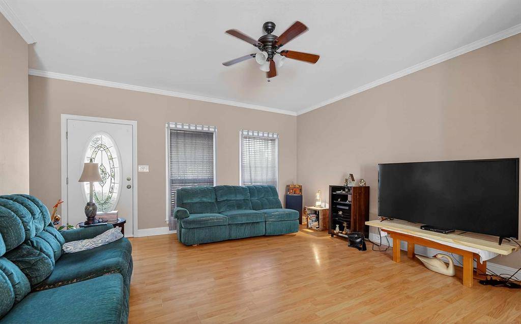 517 Wildewood Drive, Chandler, TX 75758