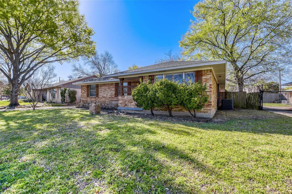 2375 Saint Francis Avenue, Dallas, TX 75228