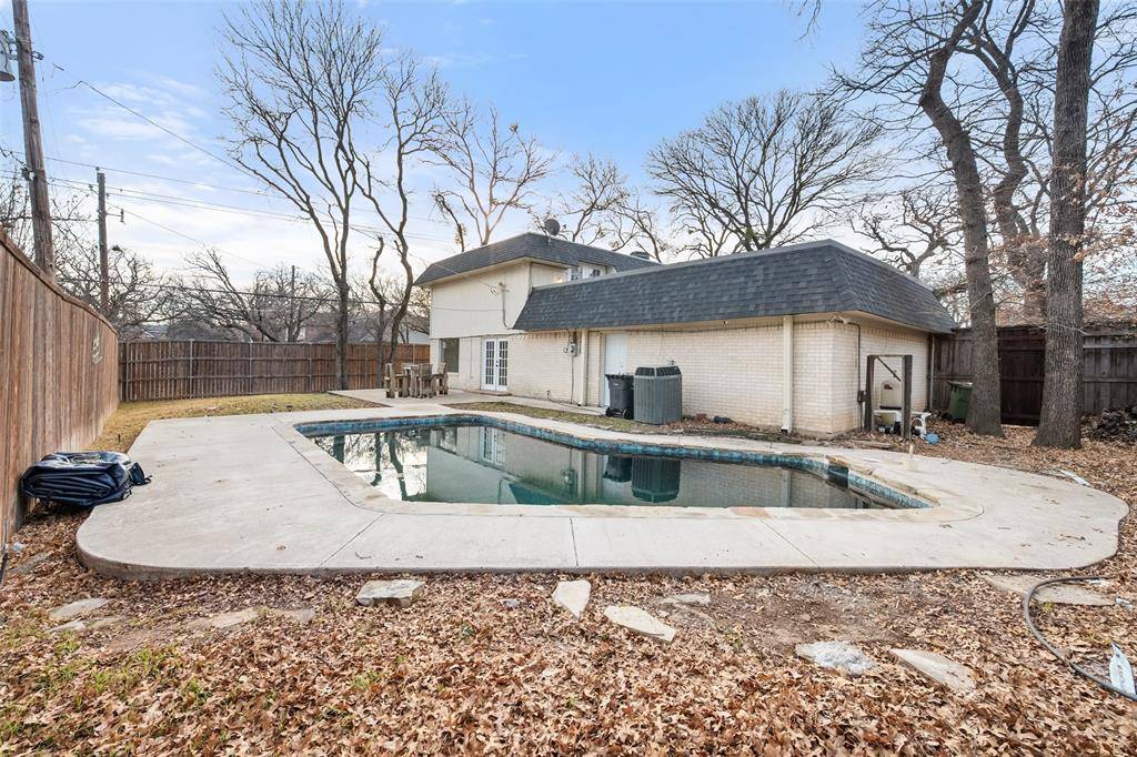 701 Rocky Canyon Road, Arlington, TX 76012