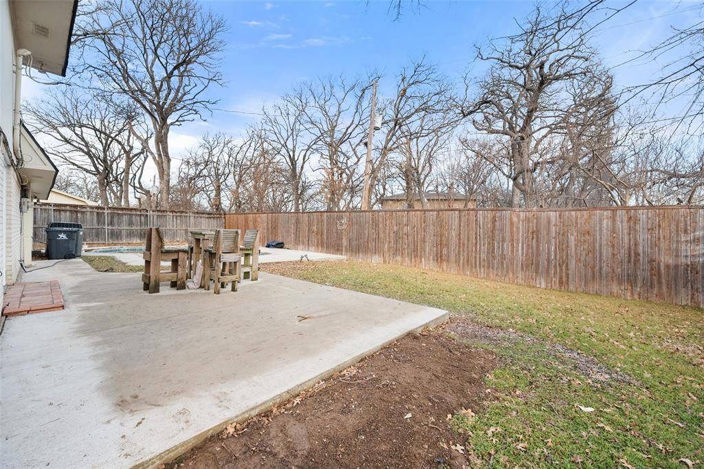 701 Rocky Canyon Road, Arlington, TX 76012
