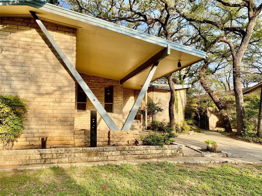 2013 Mill Creek Drive, Arlington, TX 76010