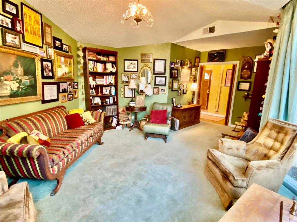 2013 Mill Creek Drive, Arlington, TX 76010