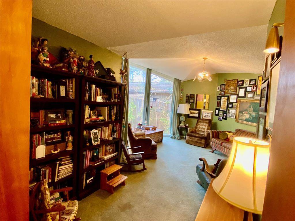 2013 Mill Creek Drive, Arlington, TX 76010