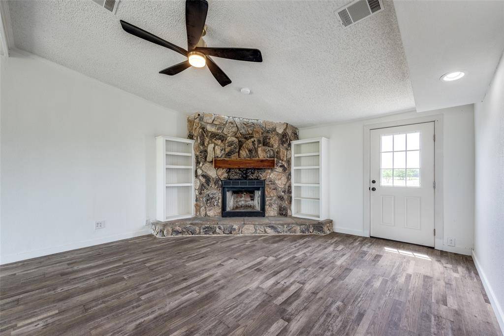 140 Terri Drive, Collinsville, TX 76233