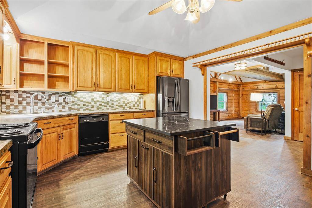 681 Mc Ada Drive, Midlothian, TX 76065