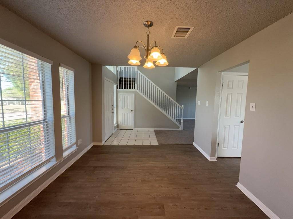 704 Inglewood Trail, Desoto, TX 75115