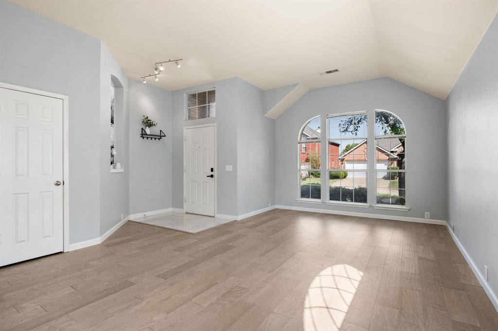 3013 Peppercorn Drive, Euless, TX 76039