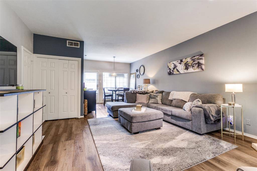 9910 Royal Lane #903, Dallas, TX 75231