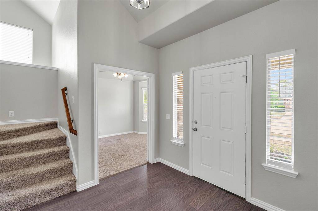 221 Bear Trail, Waxahachie, TX 75165