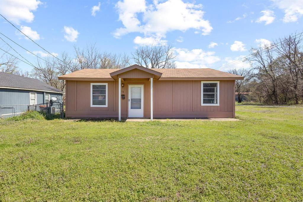 916 8th Street NW, Paris, TX 75460
