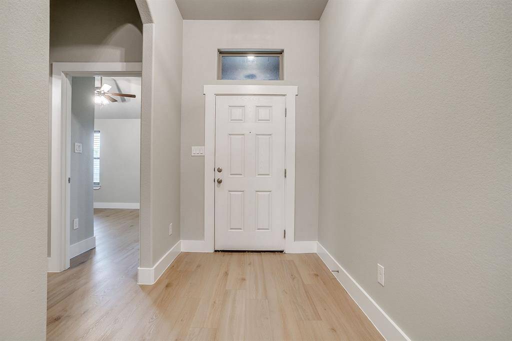 836 Mesa Vista, Crowley, TX 76036