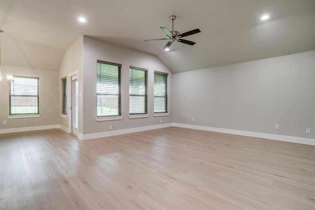 836 Mesa Vista, Crowley, TX 76036