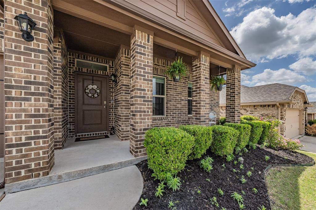 9929 Clemmons Road, Fort Worth, TX 76108