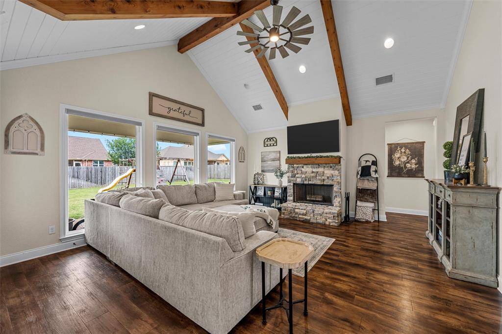 394 Cavitt Court, Robinson, TX 76706