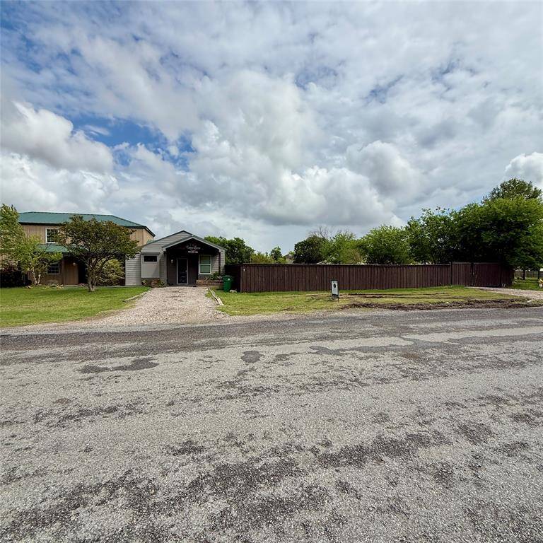 633 Rose Garden Drive #3, Mckinney, TX 75072