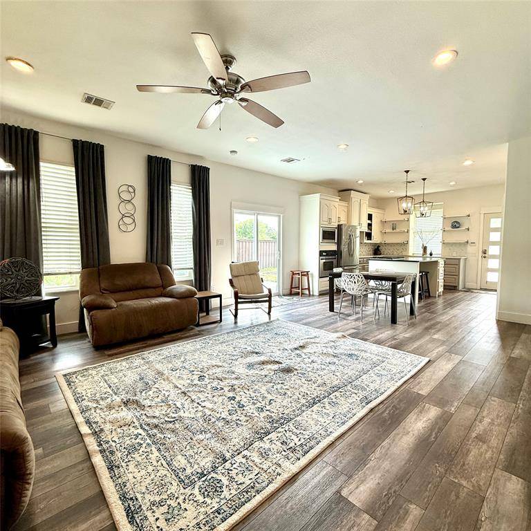 633 Rose Garden Drive #3, Mckinney, TX 75072