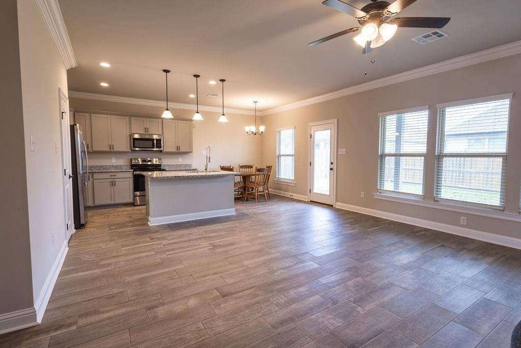 243 Berkshire Place, Haughton, LA 71037