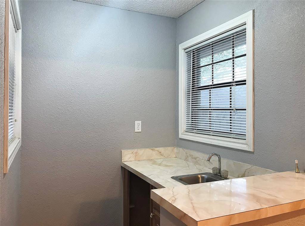 1129 Bent Oaks Drive, Denton, TX 76210