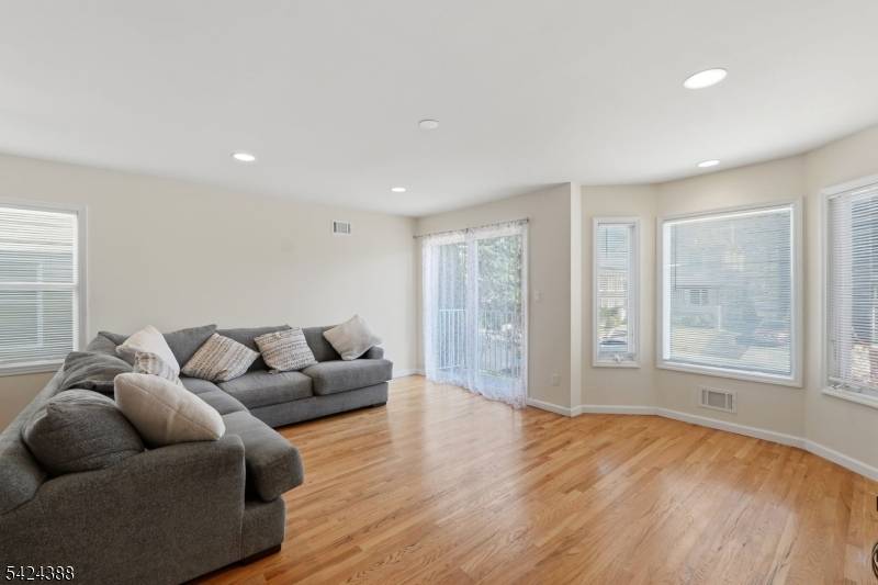 433 Linden Ave, Elizabeth City, NJ 07202