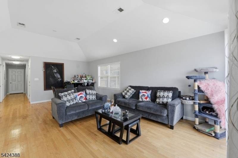 433 Linden Ave, Elizabeth City, NJ 07202