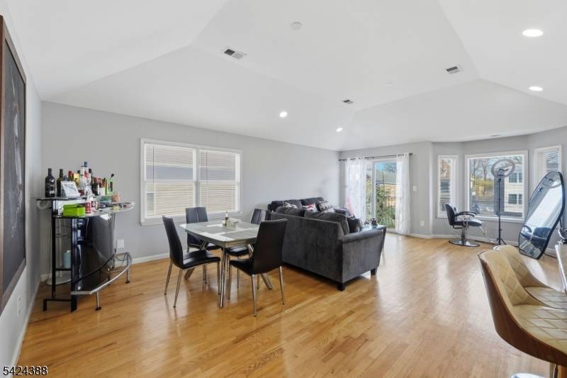 433 Linden Ave, Elizabeth City, NJ 07202