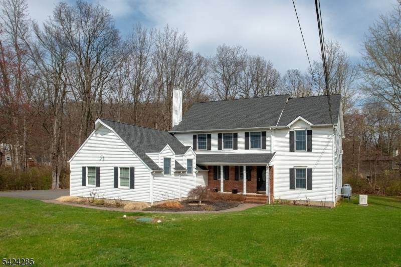 28 Weldon Rd, Jefferson Twp., NJ 07849