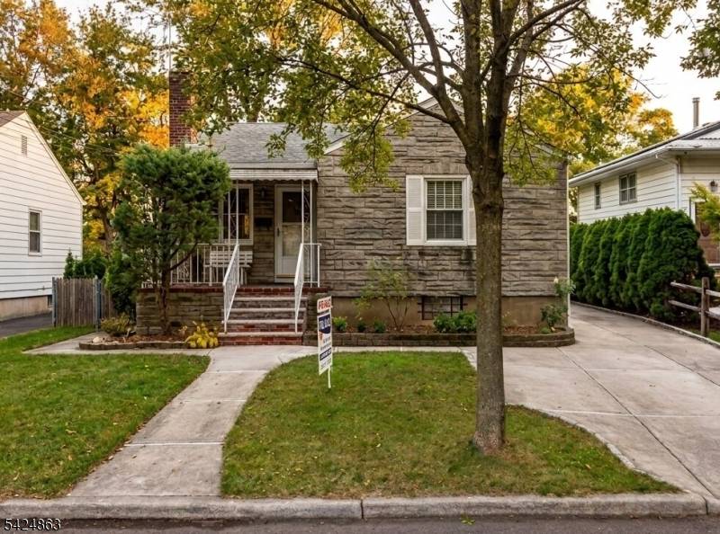 431 Terhune Ave, Paramus Boro, NJ 07652