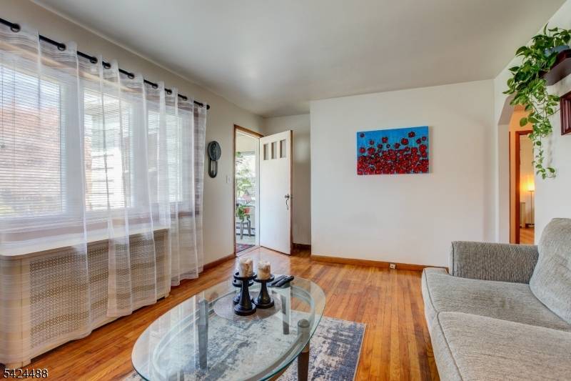 116 E 10Th St, Linden City, NJ 07036