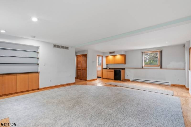 8 Bogert Rd, Montville Twp., NJ 07058