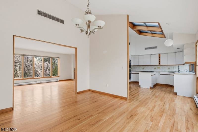 8 Bogert Rd, Montville Twp., NJ 07058