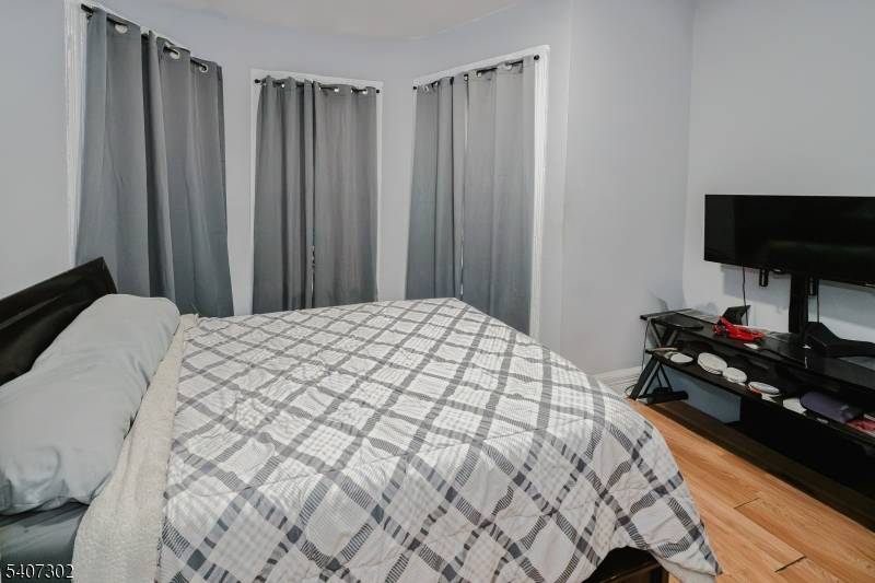 309 Summer Ave, Newark City, NJ 07104