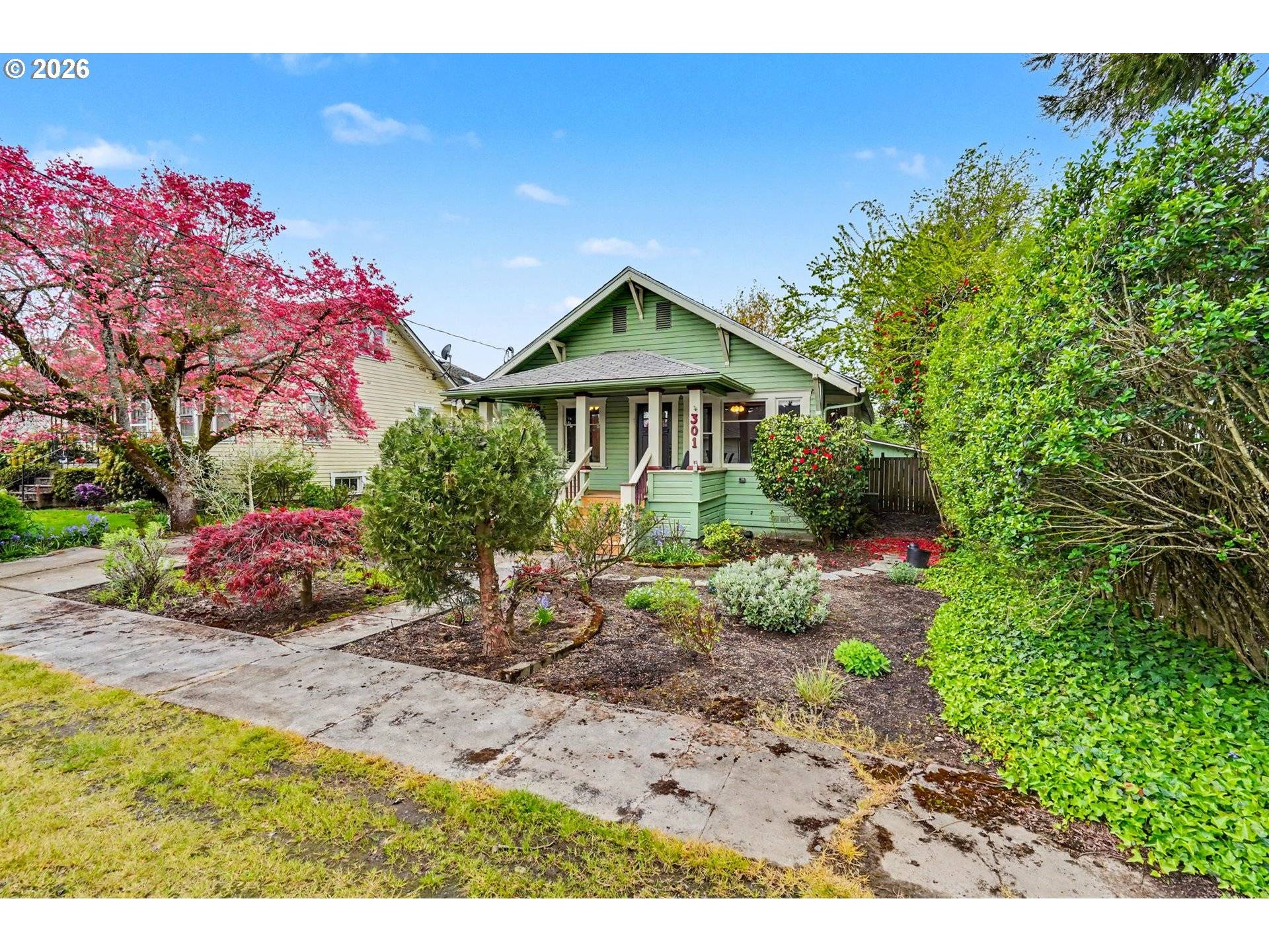 301 ORCHARD ST, Silverton, OR 97381