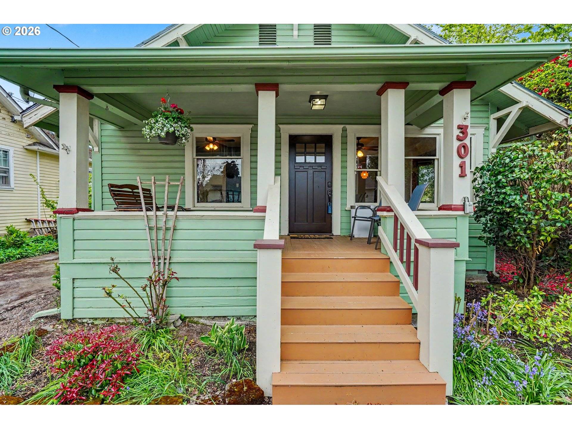 301 ORCHARD ST, Silverton, OR 97381