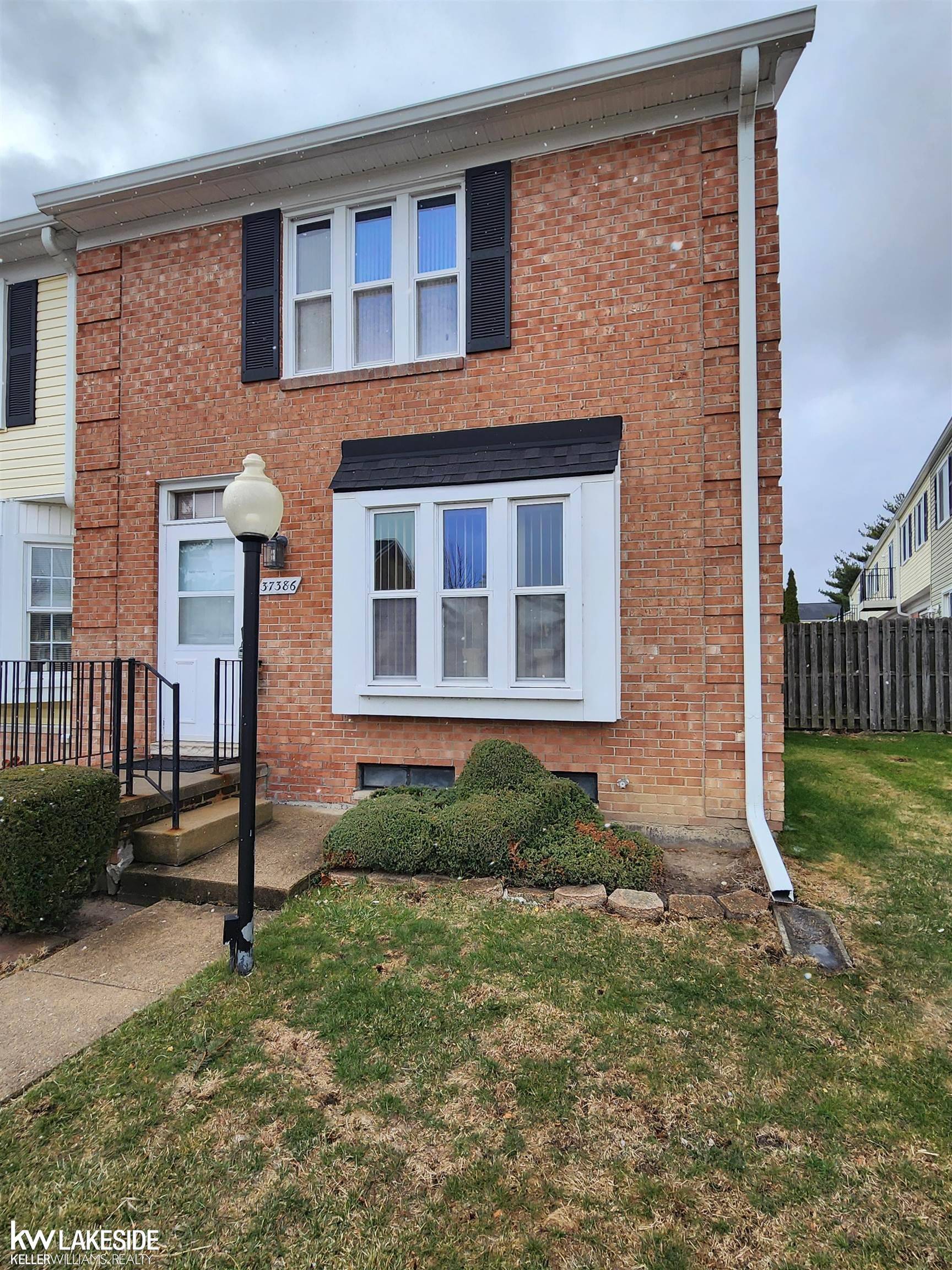 37386 Charter Oaks BLVD, Clinton Twp, MI 48036