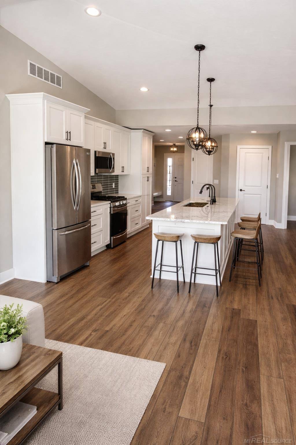 11404 S Lake DR, Holland Twp, MI 49424