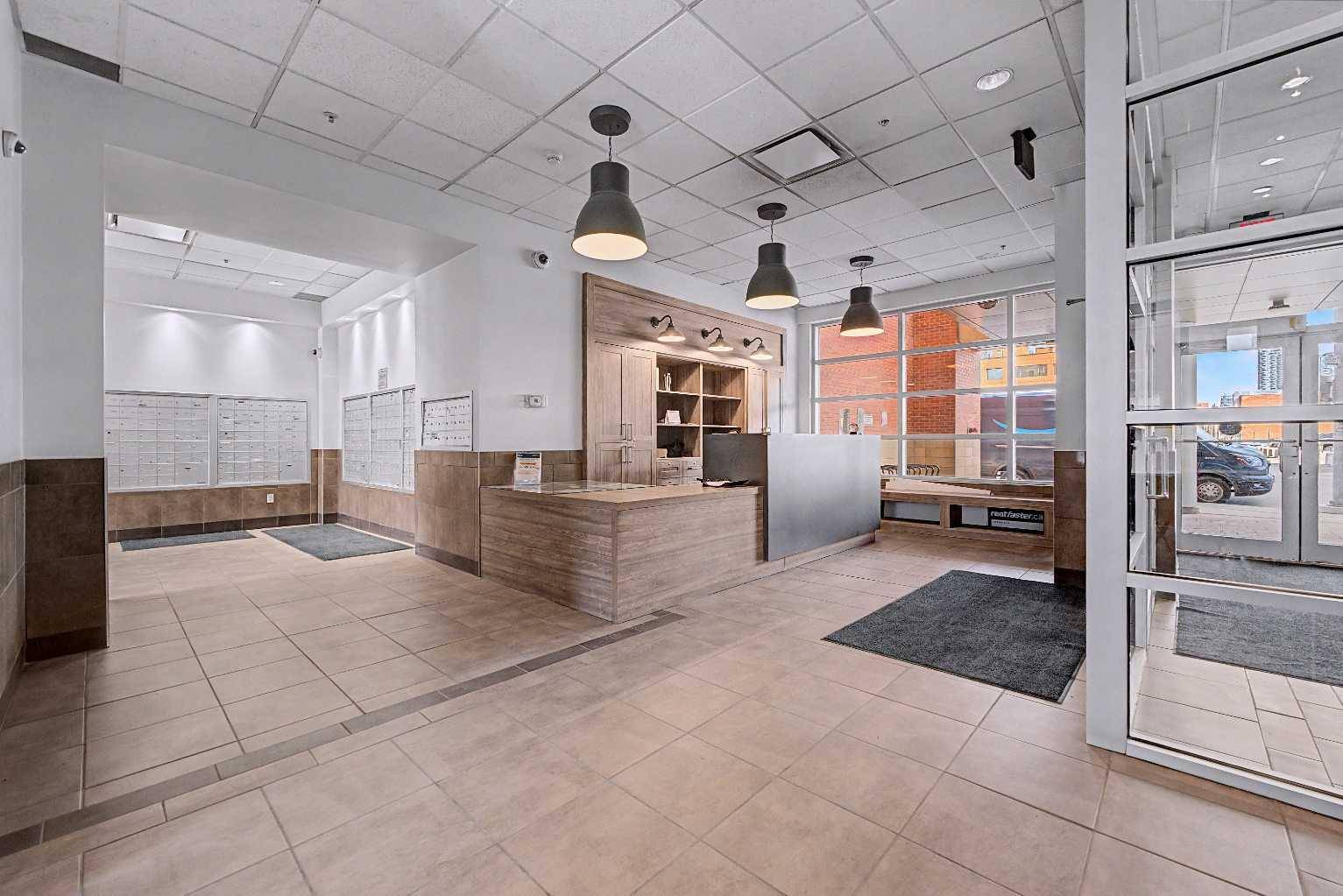 1053 10 ST SW #801, Calgary, AB T2R 1S6