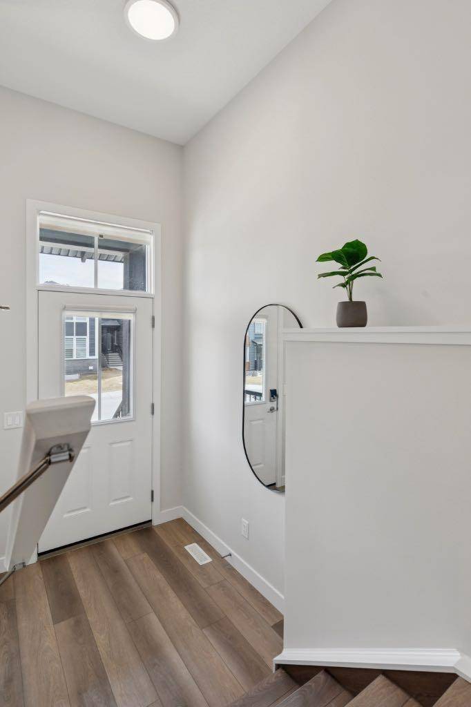 87 Aquila WAY NW, Calgary, AB T3R1Z7