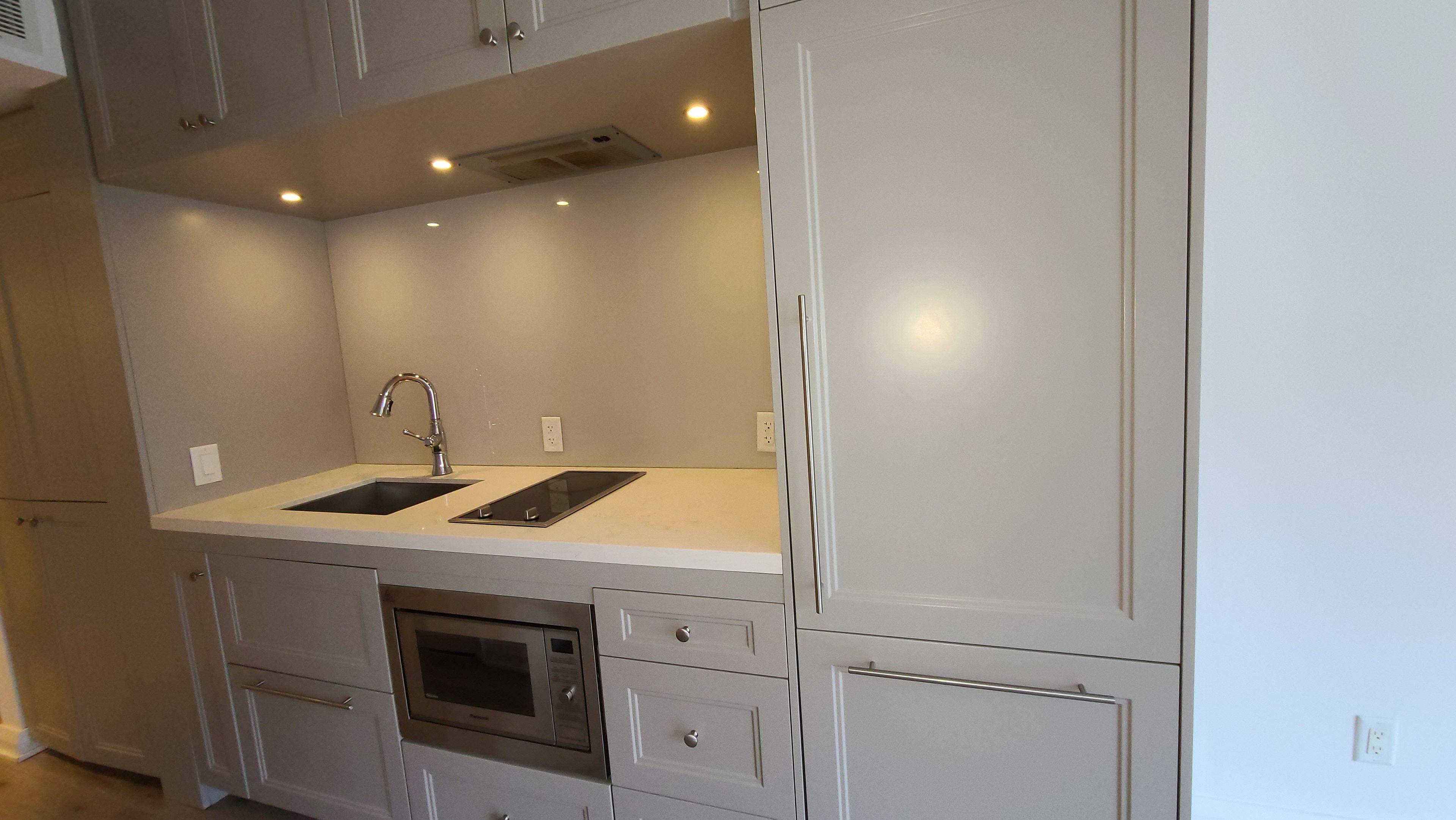 155 Yorkville AVE #1013, Toronto C02, ON M5R 0B4