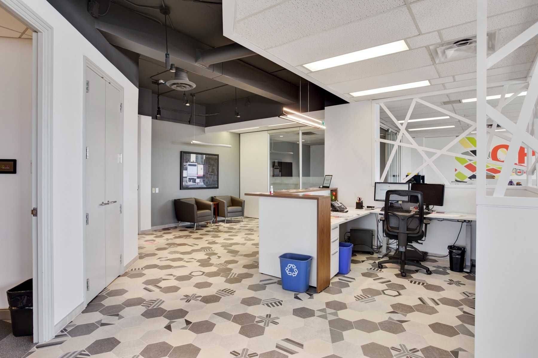 505 Consumers RD #206, Toronto C15, ON M2J 4V8