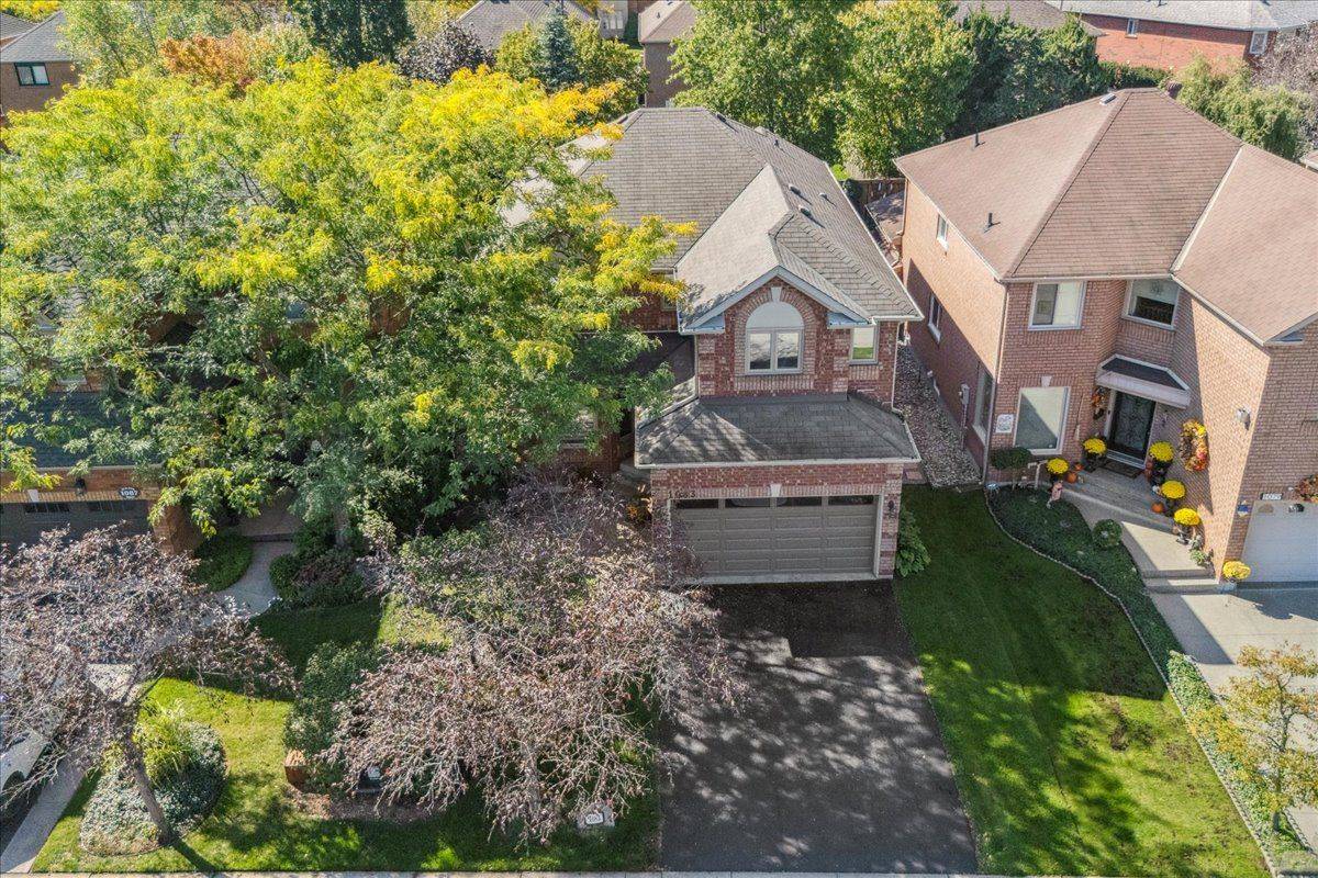 1083 Old Oak DR, Oakville, ON L6M 3K4