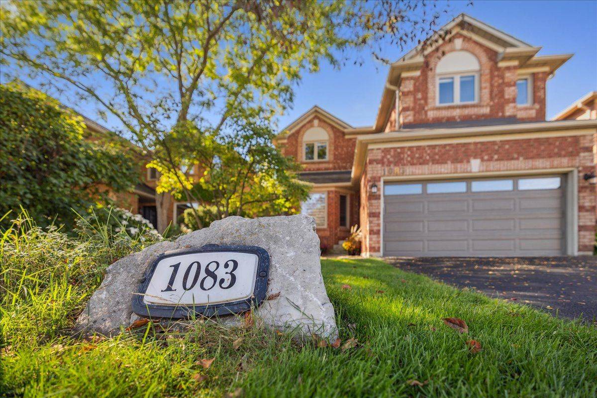 1083 Old Oak DR, Oakville, ON L6M 3K4
