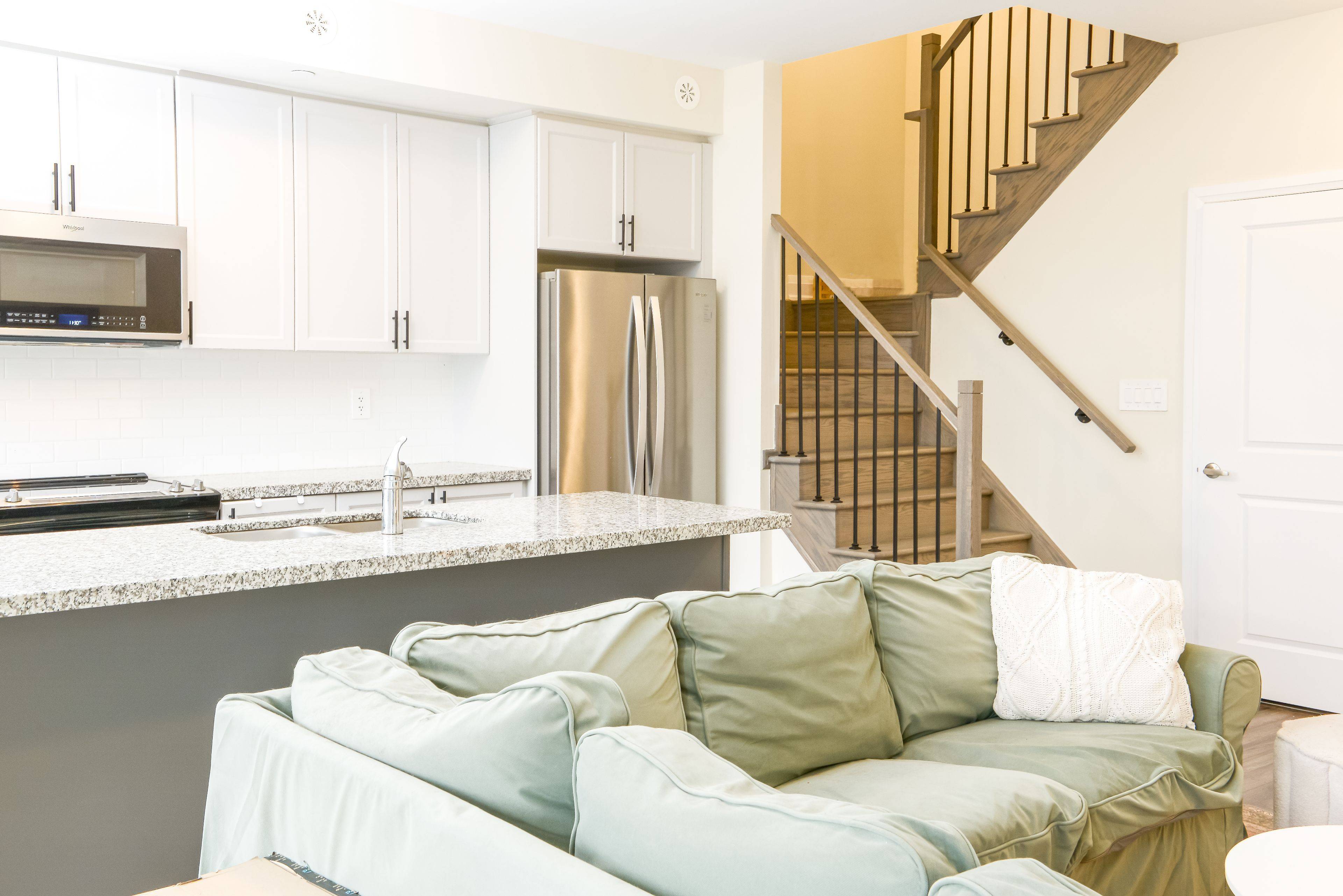 1593 Rose WAY #110, Milton, ON L9E 0J2