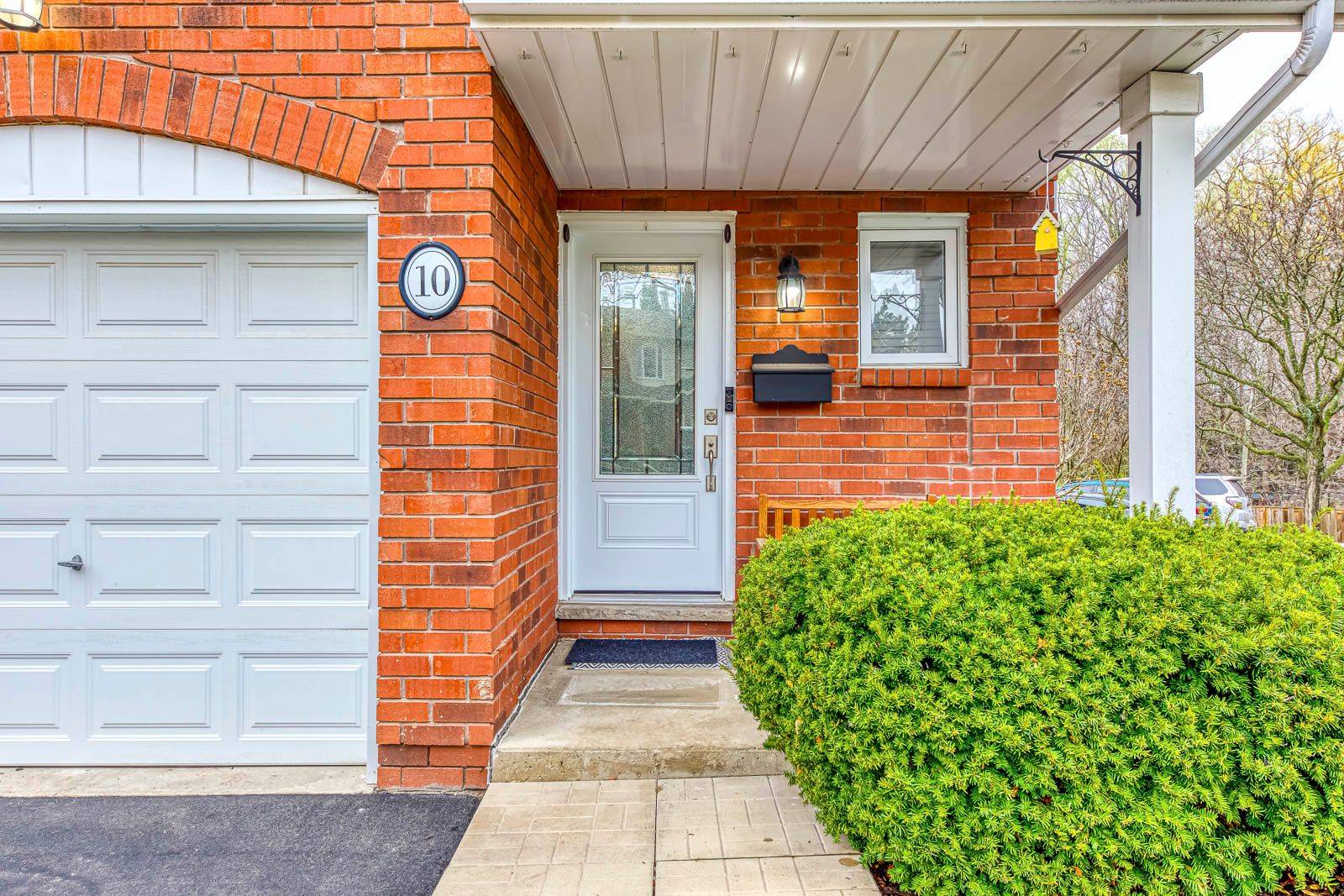 3115 New ST #10, Burlington, ON L7N 3T5