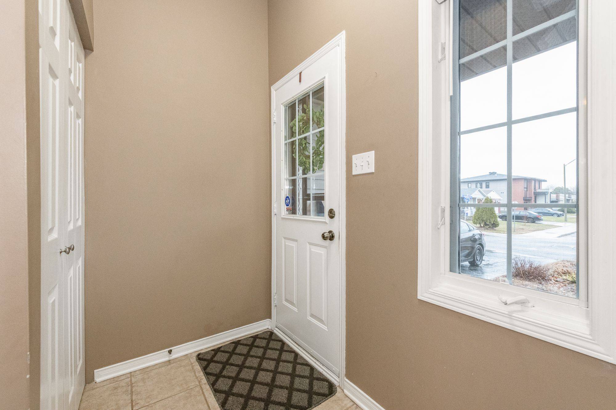 2034 P AVE, Alta Vista And Area, ON K1G 6G7