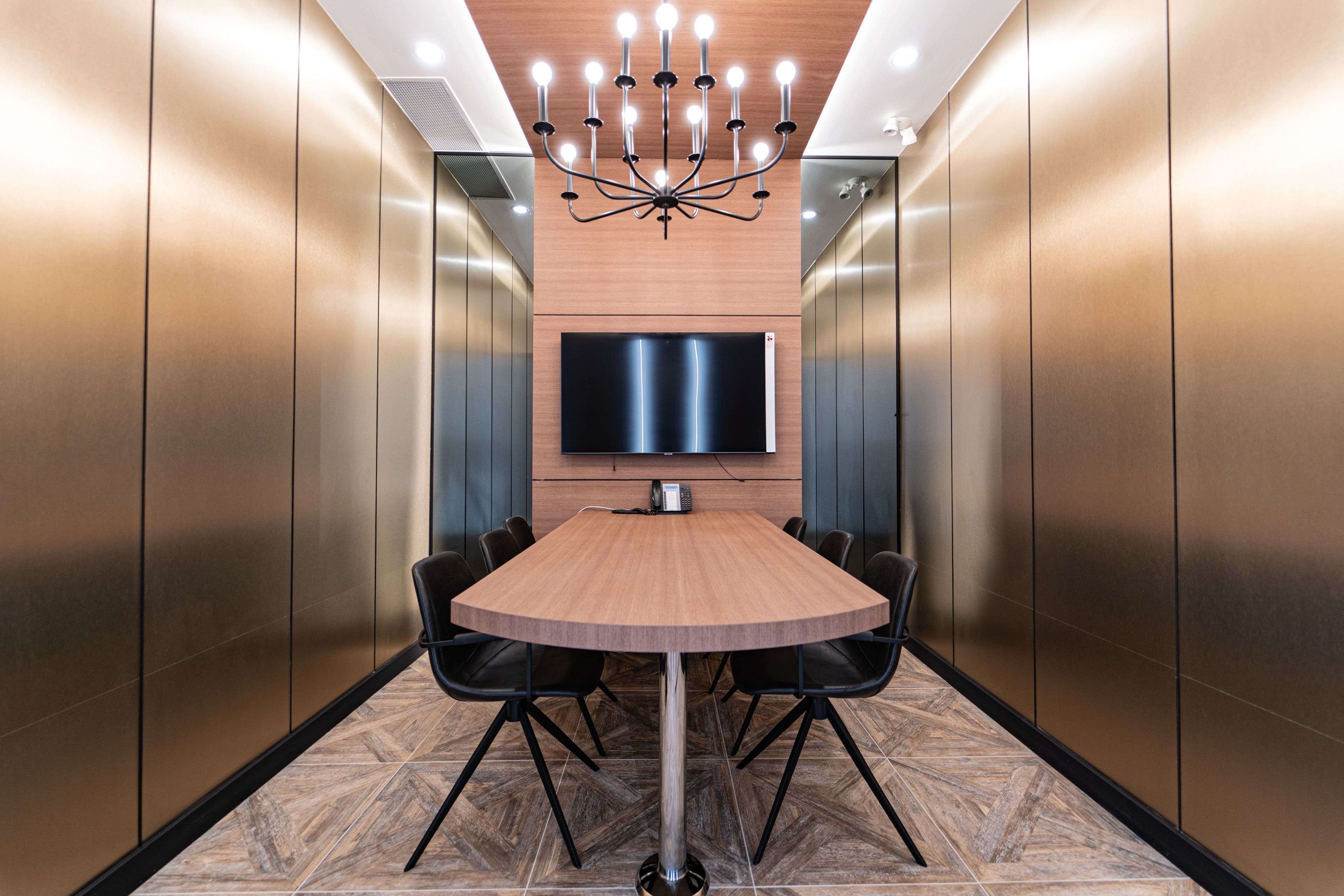 224 HUNT CLUB RD #6, Hunt Club - Windsor Park Village And Area, ON K1V 1C1