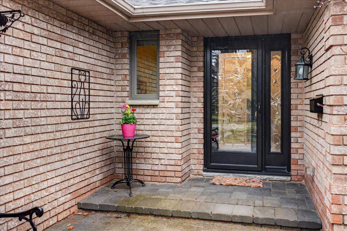 71 Navigators TRL, Kawartha Lakes, ON K0M 1A0